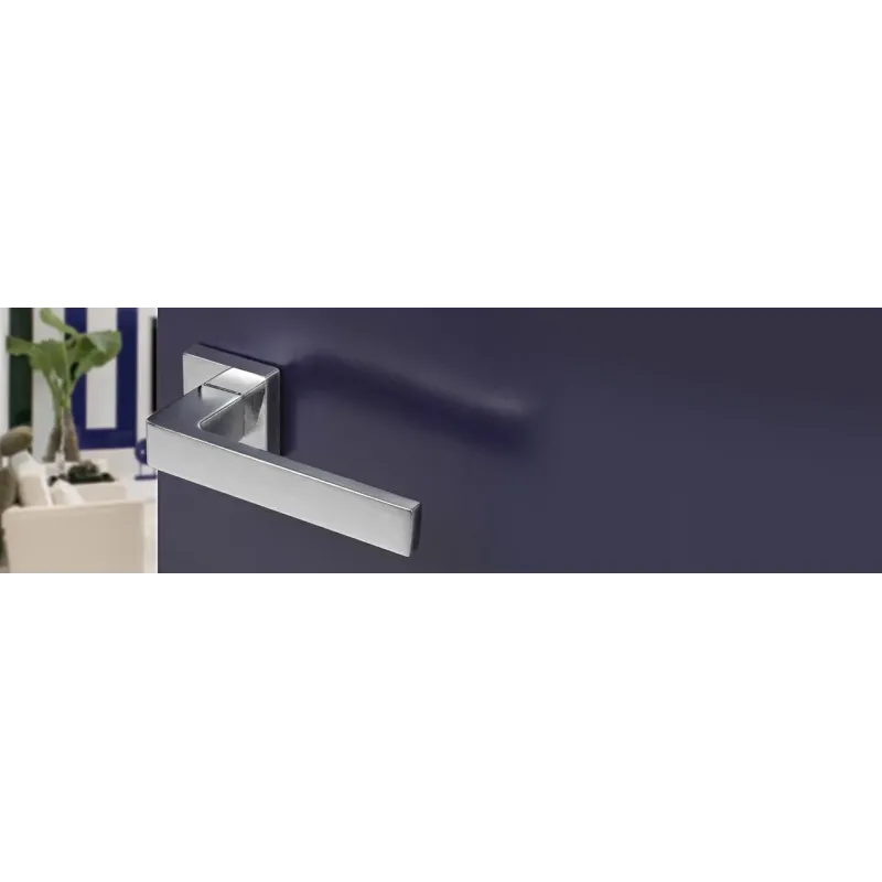 VI.TEL. COPPIA MANIGLIA PER PORTA INTERNA IN ZAMA CON ROSETTA QUADRATA 45X45 MM MODELLO CAPRI CROMO SATINATO