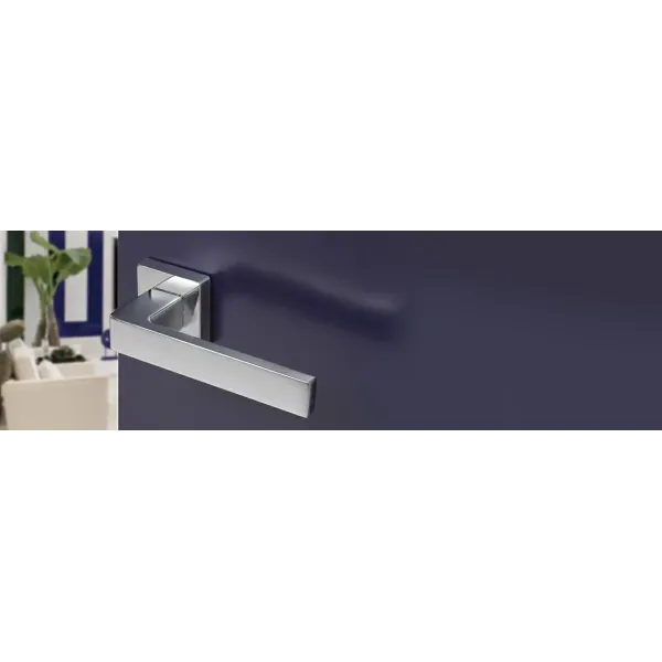 VI.TEL. COPPIA MANIGLIA PER PORTA INTERNA IN ZAMA CON ROSETTA QUADRATA 45X45 MM MODELLO CAPRI CROMO SATINATO