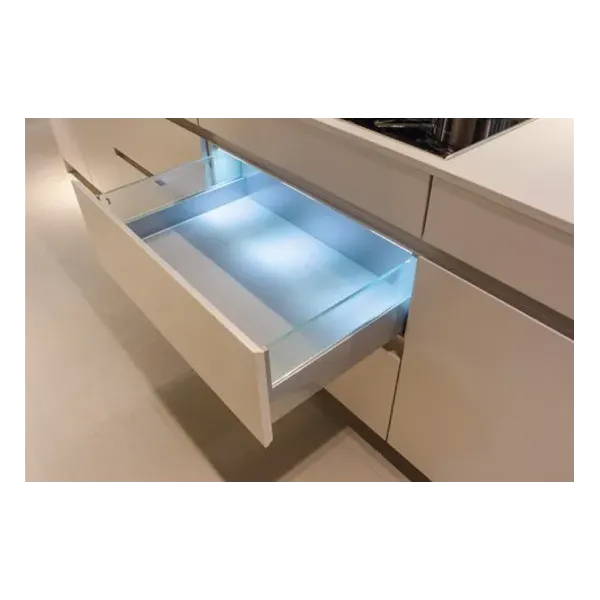 Luce LED per mobili a cerniera – Grigio installazione semplice umipas