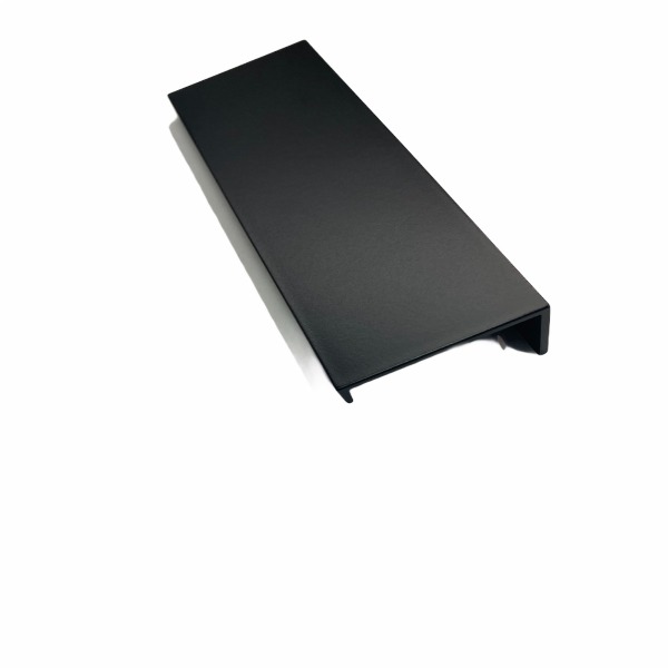 Poliplast MANIGLIA PER MOBILI IN ABS INTERASSE 96 MM COLORE NERO - Art. 0320VE 
maniglia nascosta per cucina